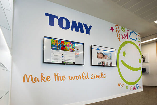 LG 49LX341C Displays in Tomy Reception